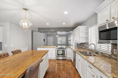 Kitchen - 829 E Potter Dr, Phoenix, AZ 85024 photo 3 of 5