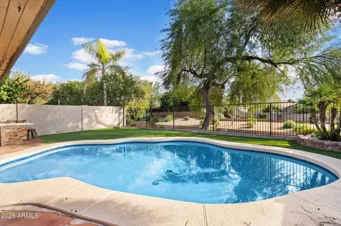 Exterior - 829 E Potter Dr, Phoenix, AZ 85024 photo 2 of 3
