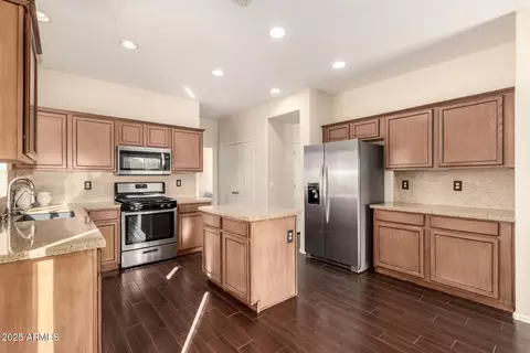Kitchen - 3519 W Webster Ct, Anthem, AZ 85086 photo 3 of 4