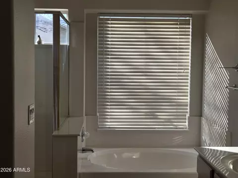 Bath - 2235 E Donald Dr E, Phoenix, AZ 85024 photo 2 of 2