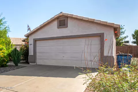 Exterior - 2279 W 20th Ave, Apache Junction, AZ 85120 photo 1 of 5