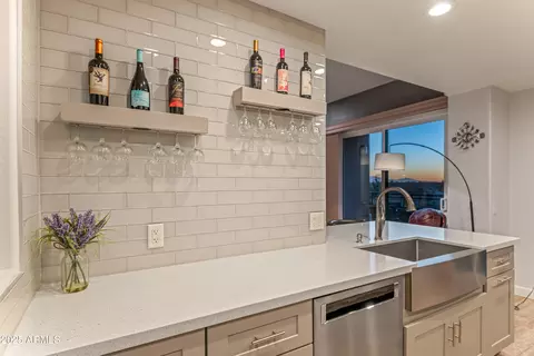 2302 N Central Ave #401, Phoenix, AZ 85004