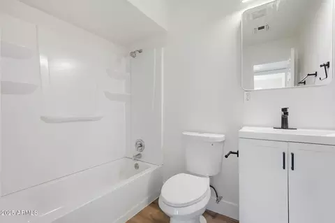 Bath - 1132 E Nielson Ave, Mesa, AZ 85204 photo 2 of 3