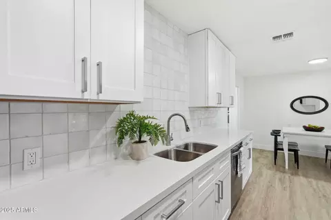 Kitchen - 1132 E Nielson Ave, Mesa, AZ 85204 photo 4 of 6