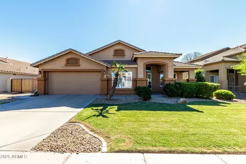 3827 S Seton Ave, Gilbert, AZ 85297