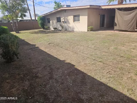 Exterior - 3707 E Paradise Dr, Phoenix, AZ 85028 photo 2 of 2