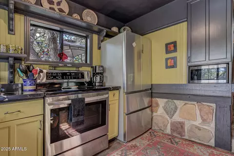 Kitchen - 4719 N Pine Ln, Pine, AZ 85544 photo 2 of 4