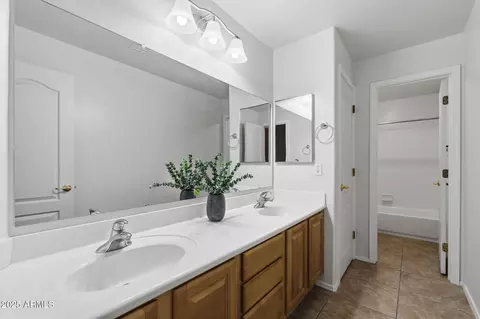 Bath - 8219 E Tesoro Cir, Mesa, AZ 85207 photo 1 of 3