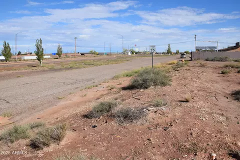 2700 W Third St #19, Winslow, AZ 86047