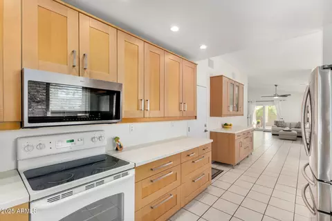 Kitchen - 3801 E Blue Flax Ave, Phoenix, AZ 85044 photo 3 of 3