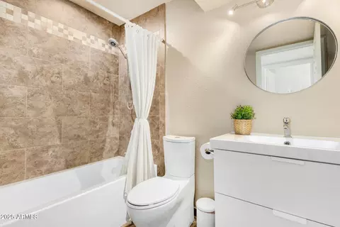 Bath - 3801 E Blue Flax Ave, Phoenix, AZ 85044 photo 2 of 2