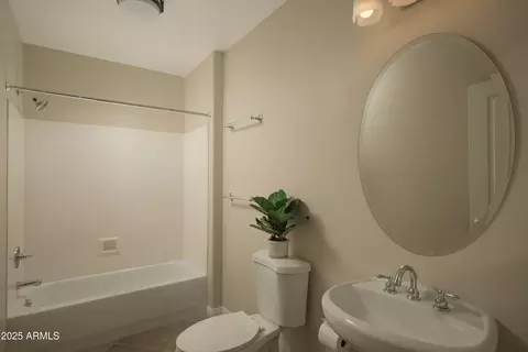 Bath - 2989 N 44th St #2007, Phoenix, AZ 85018 photo 4 of 4