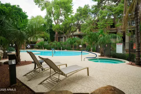 Exterior - 2989 N 44th St #2007, Phoenix, AZ 85018 photo 2 of 5