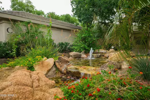 Exterior - 2989 N 44th St #2007, Phoenix, AZ 85018 photo 4 of 5
