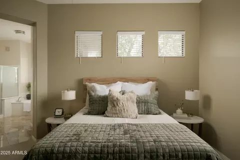 Bedroom - 2989 N 44th St #2007, Phoenix, AZ 85018 photo 2 of 5