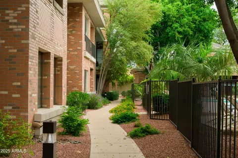 Exterior - 2989 N 44th St #2007, Phoenix, AZ 85018 photo 3 of 5