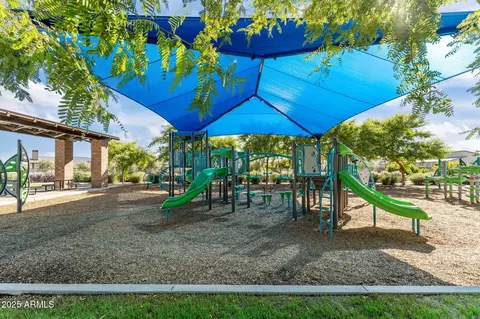 View/Area - 1411 E Carob Dr, Gilbert, AZ 85298 photo 8 of 10