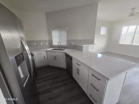 Kitchen - 1456 S Boulder St #B, Gilbert, AZ 85296 photo 2 of 2