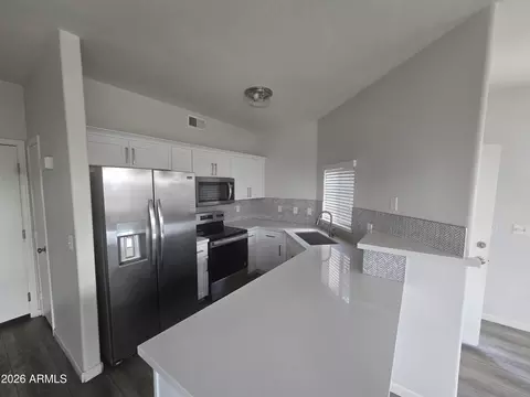 Kitchen - 1456 S Boulder St #B, Gilbert, AZ 85296 photo 1 of 2