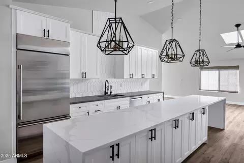 Kitchen - 4621 E Carmen St, Phoenix, AZ 85044 photo 3 of 8