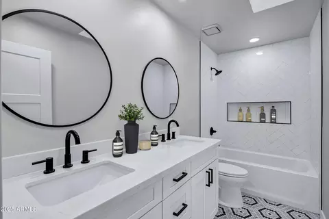Bath - 4621 E Carmen St, Phoenix, AZ 85044 photo 2 of 2