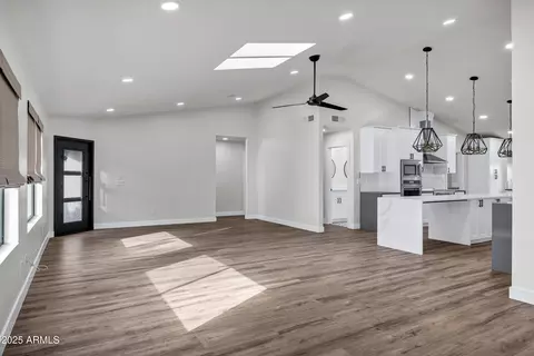 Living - 4621 E Carmen St, Phoenix, AZ 85044 photo 2 of 4