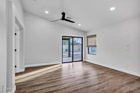 Living - 4621 E Carmen St, Phoenix, AZ 85044 photo 4 of 4