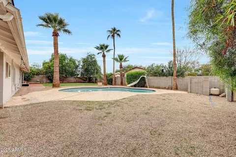 Exterior - 2802 E Cheryl Dr, Phoenix, AZ 85028 photo 7 of 7