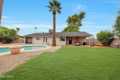 Exterior - 2802 E Cheryl Dr, Phoenix, AZ 85028 photo 3 of 7