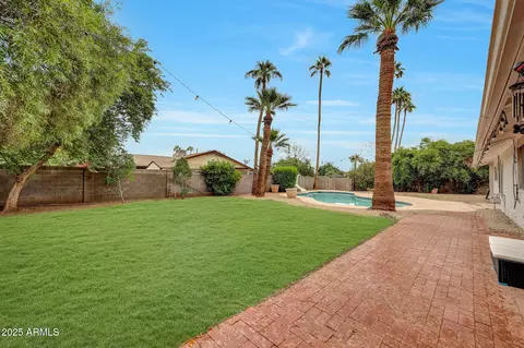 Exterior - 2802 E Cheryl Dr, Phoenix, AZ 85028 photo 5 of 7