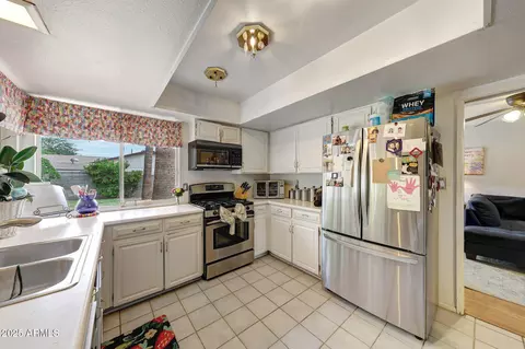 Kitchen - 2802 E Cheryl Dr, Phoenix, AZ 85028 photo 2 of 3