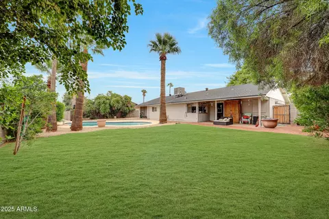 Exterior - 2802 E Cheryl Dr, Phoenix, AZ 85028 photo 2 of 7