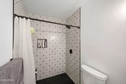 Bath - 2802 E Cheryl Dr, Phoenix, AZ 85028 photo 2 of 2