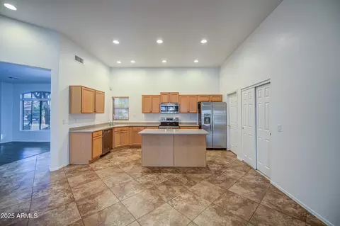 Kitchen - 3284 E Thornton Ave, Gilbert, AZ 85297 photo 5 of 8