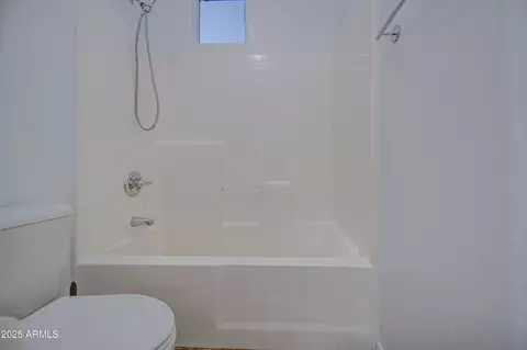 Bath - 3284 E Thornton Ave, Gilbert, AZ 85297 photo 6 of 7