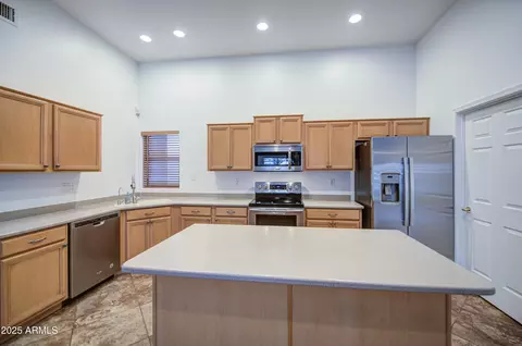 Kitchen - 3284 E Thornton Ave, Gilbert, AZ 85297 photo 4 of 8