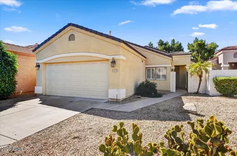 3247 E Maldonado Dr, Phoenix, AZ 85042