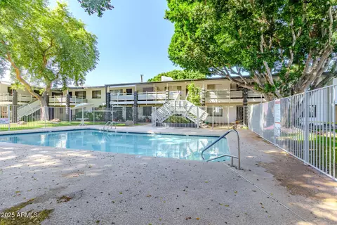 Exterior - 749 E Montebello Ave #230, Phoenix, AZ 85014 photo 6 of 10