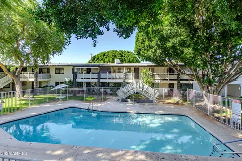 Exterior - 749 E Montebello Ave #230, Phoenix, AZ 85014 photo 5 of 10