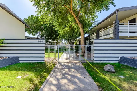 Exterior - 749 E Montebello Ave #230, Phoenix, AZ 85014 photo 10 of 10