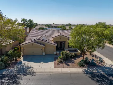 325 W Blue Lagoon Dr, Casa Grande, AZ 85122
