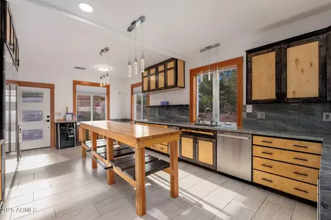 Kitchen - 203 S Crescent Moon --, Payson, AZ 85541 photo 6 of 7