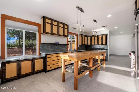 Kitchen - 203 S Crescent Moon --, Payson, AZ 85541 photo 4 of 7