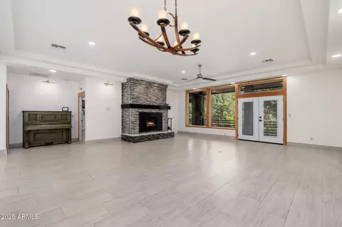 Living - 203 S Crescent Moon --, Payson, AZ 85541 photo 3 of 4