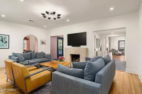 Living - 30 W Pasadena Ave, Phoenix, AZ 85013 photo 1 of 3