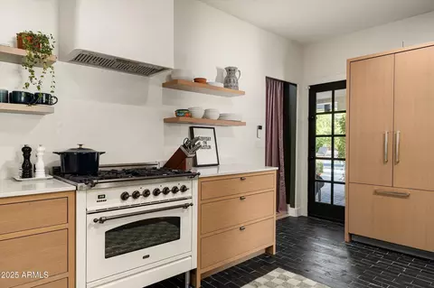 Kitchen - 30 W Pasadena Ave, Phoenix, AZ 85013 photo 3 of 3