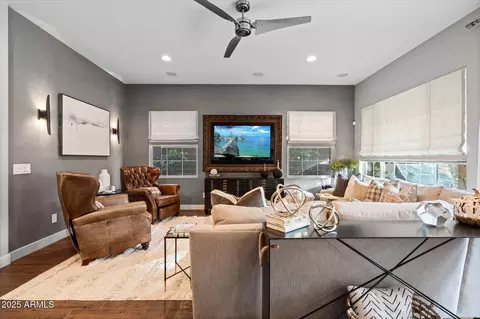 Living - 4615 E Navigator Ln, Phoenix, AZ 85050 photo 2 of 2