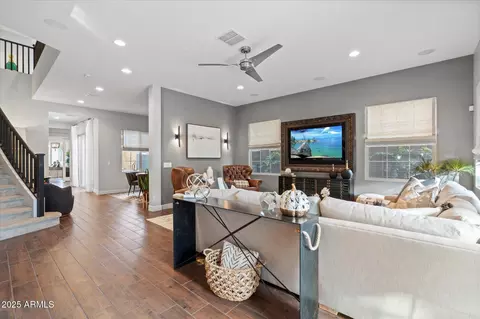 Entry Way - 4615 E Navigator Ln, Phoenix, AZ 85050 photo 1 of 6