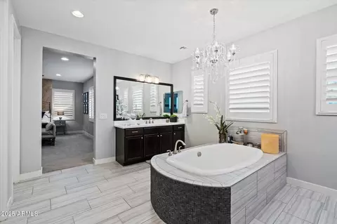 Bath - 4615 E Navigator Ln, Phoenix, AZ 85050 photo 3 of 6