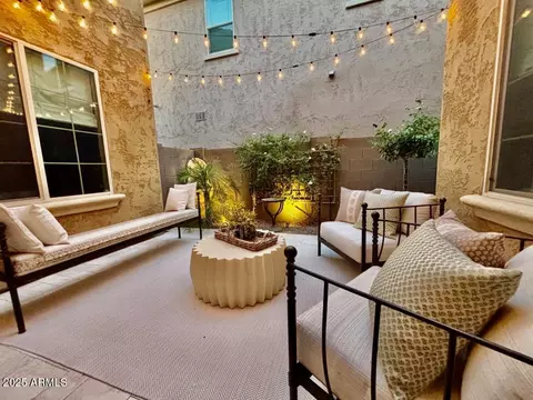 Exterior - 4615 E Navigator Ln, Phoenix, AZ 85050 photo 6 of 9